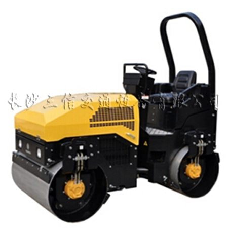 RWYL51C駕駛式壓路機(jī)